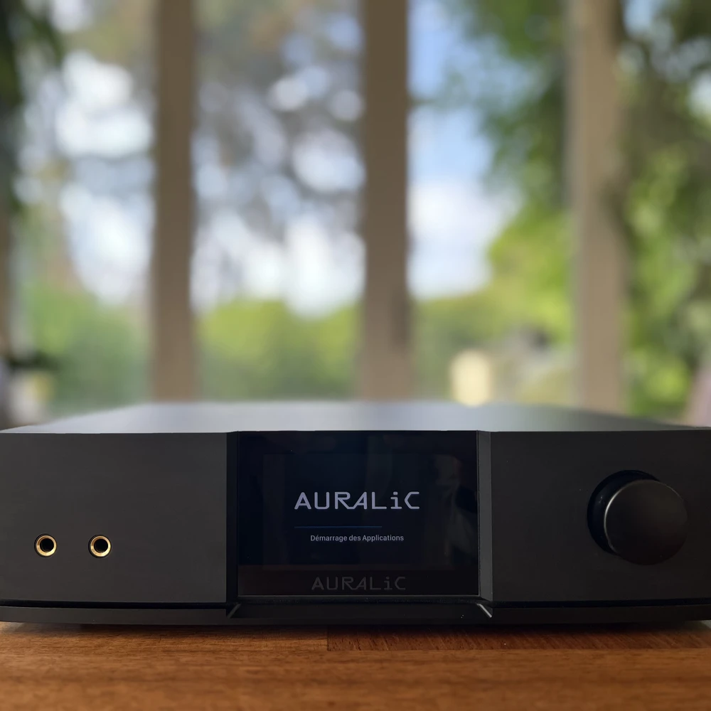 Auralic Vega G2.1 de face