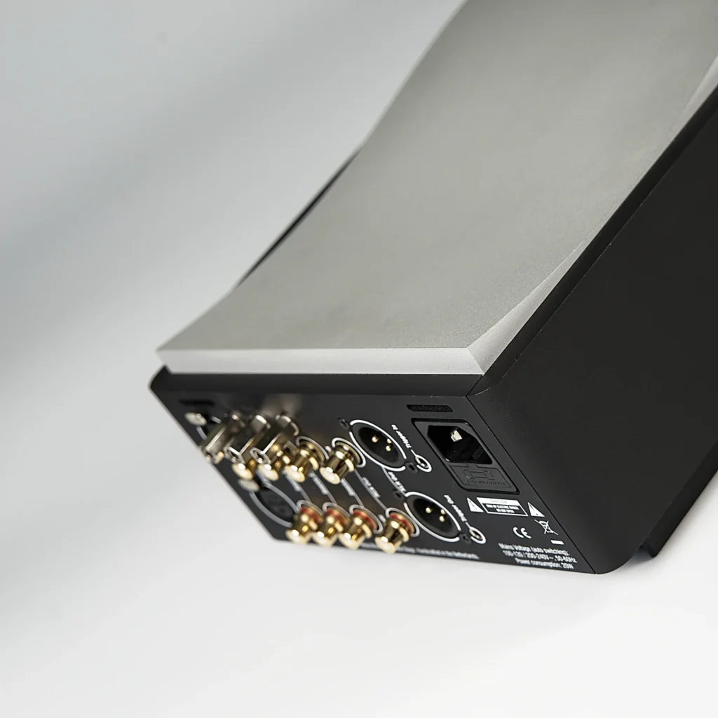 HIFI Knights sur le phonostage Mola-Mola Lupe 01