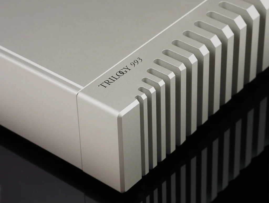 Hi-fi+ sur le préampli Trilogy Audio 903 et l’ampli 993 01