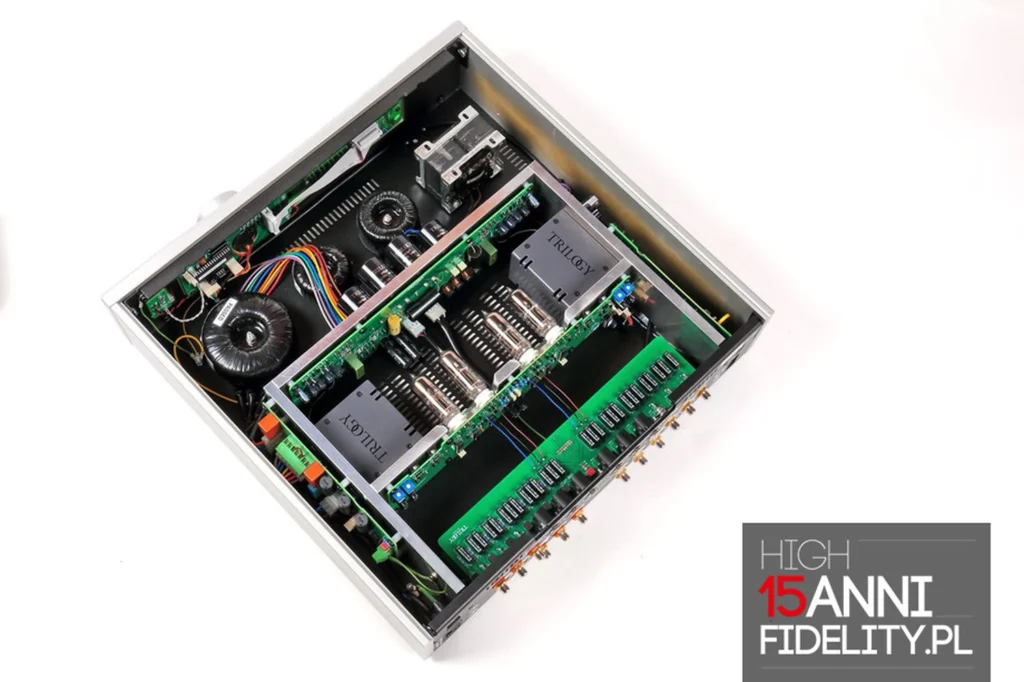 High Fidelity – Trilogy Audio 915R et 995R 10