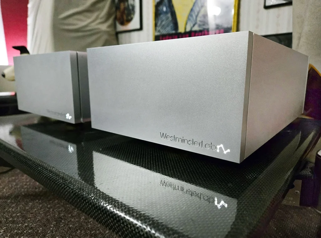 While this unassuming construct couldn’t fully replicate the pinnacle low-frequency authority and grip, the macro-dynamics and headroom, or the near-faultless harmonic density, soundstage layering…