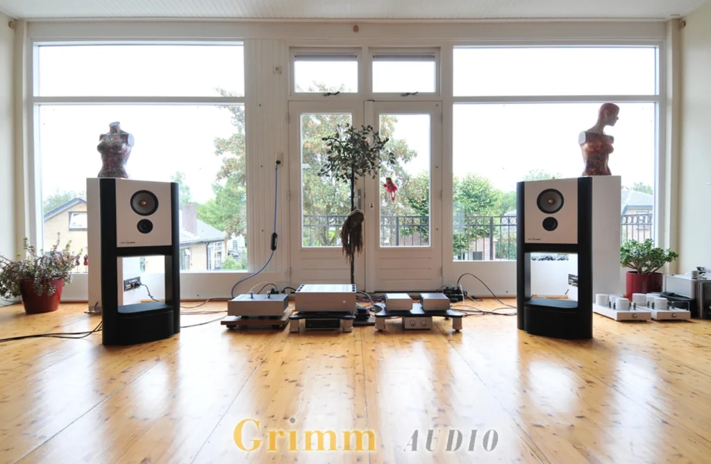 Six Moons sur les enceintes actives Grimm Audio LS1be 01