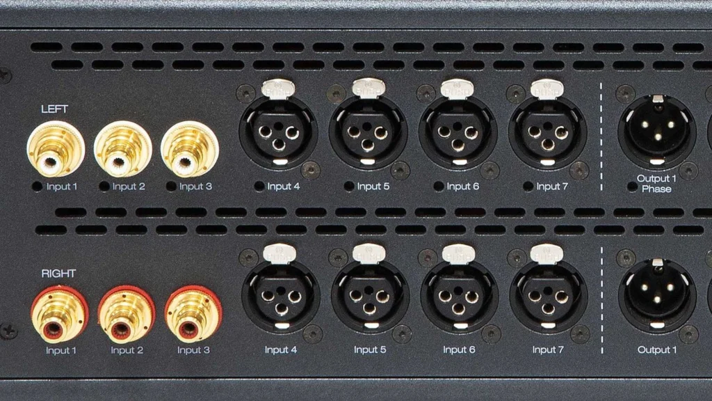 What Hi-Fi sur le préampli Halcro Equinox 08